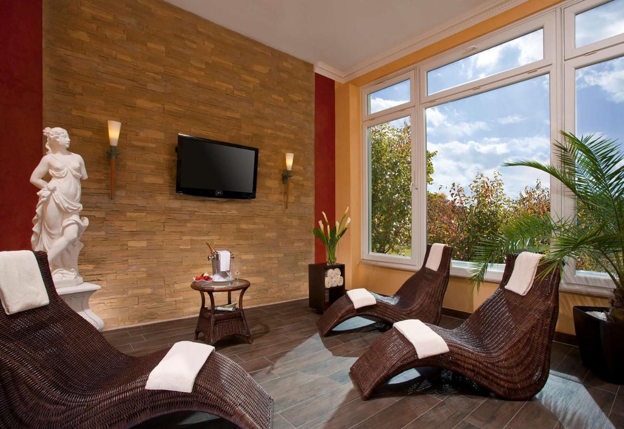 Dorint Marc Aurel Spa & Golf Resort Bad Goegging Ngoại thất bức ảnh