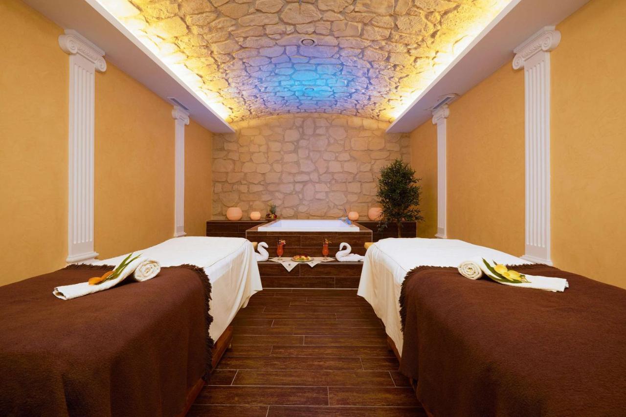 Dorint Marc Aurel Spa & Golf Resort Bad Goegging Ngoại thất bức ảnh