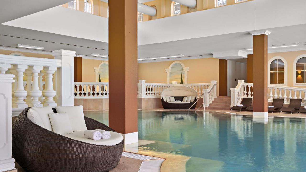 Dorint Marc Aurel Spa & Golf Resort Bad Goegging Ngoại thất bức ảnh