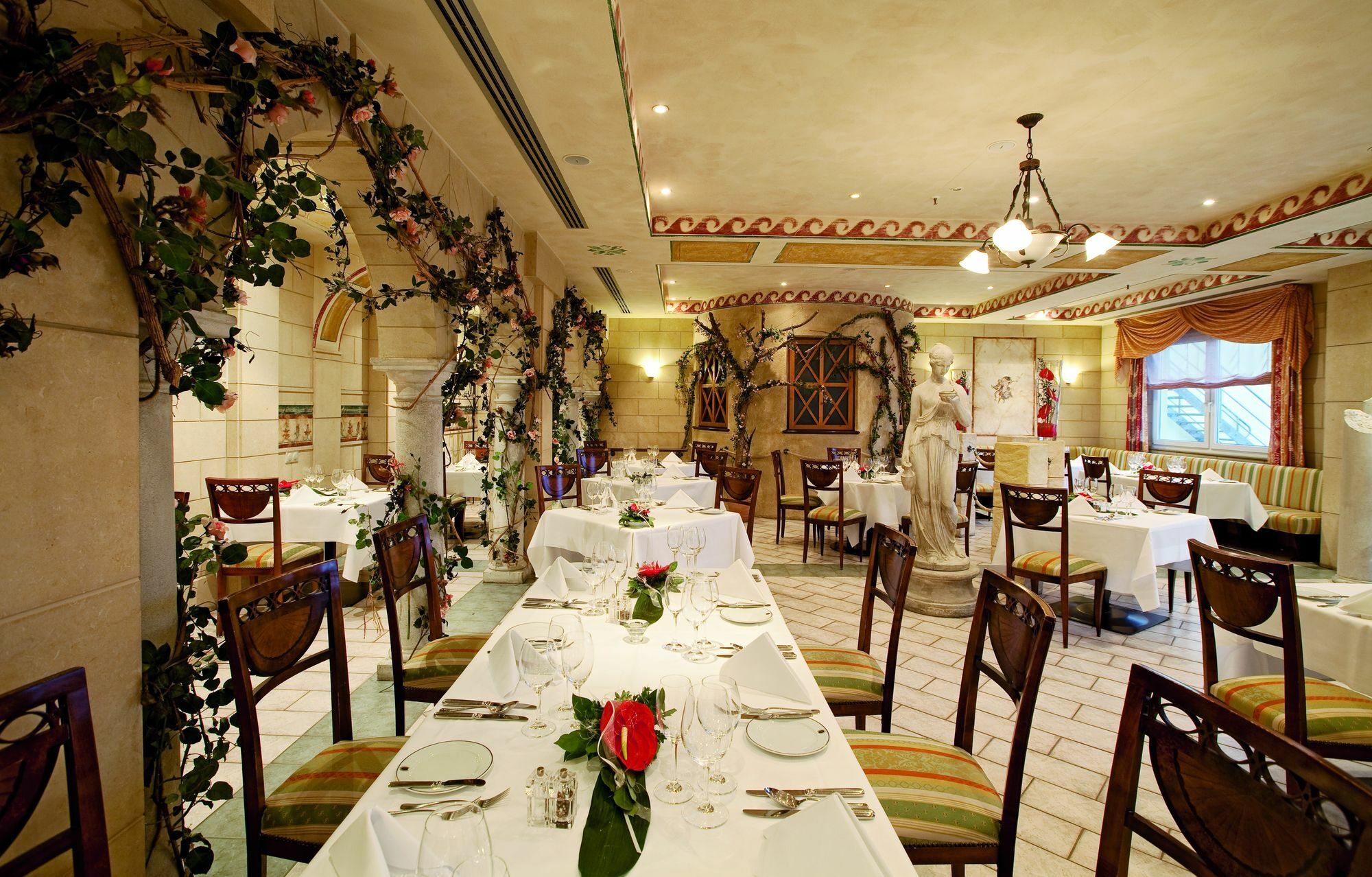 Dorint Marc Aurel Spa & Golf Resort Bad Goegging Ngoại thất bức ảnh