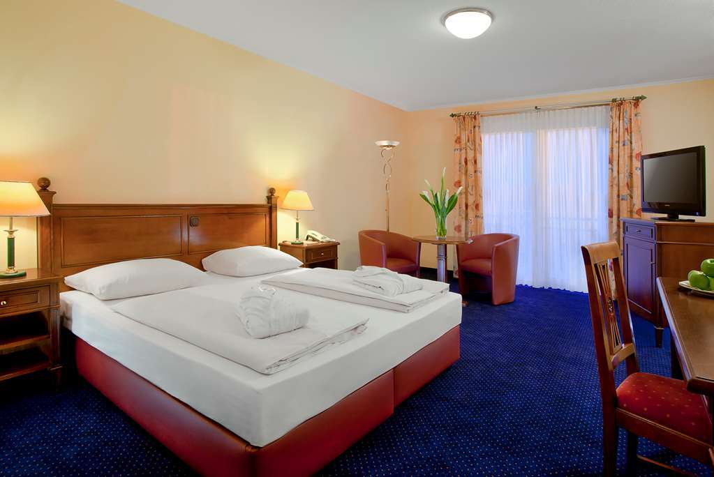 Dorint Marc Aurel Spa & Golf Resort Bad Goegging Phòng bức ảnh